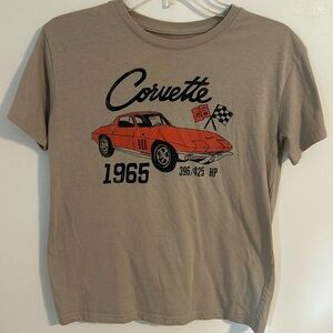 Women’s 1965 Corvette 396/425 HP GM t-shirt cream/brown color size SM
